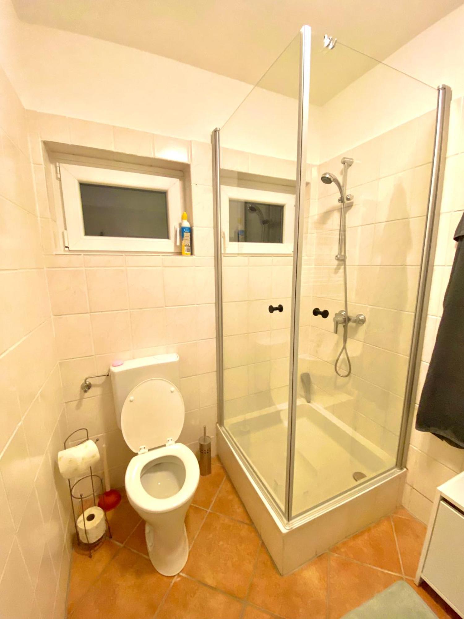 Burgblick Apartment- 60Qm, Kueche, Waschmaschine, Streamingdienste Seebenstein ภายนอก รูปภาพ