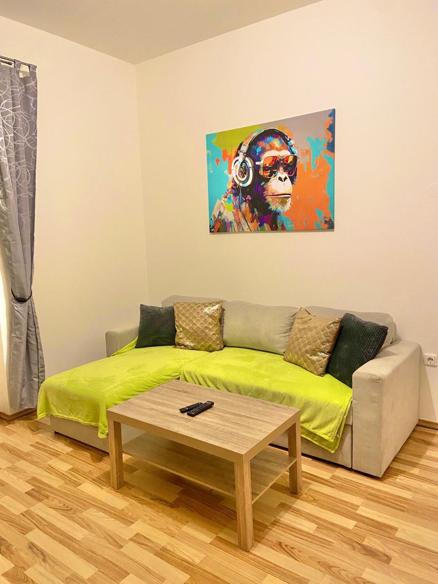 Burgblick Apartment- 60Qm, Kueche, Waschmaschine, Streamingdienste Seebenstein ภายนอก รูปภาพ