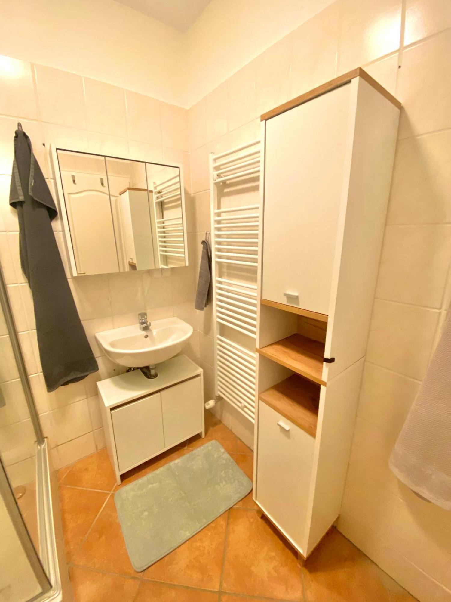 Burgblick Apartment- 60Qm, Kueche, Waschmaschine, Streamingdienste Seebenstein ภายนอก รูปภาพ